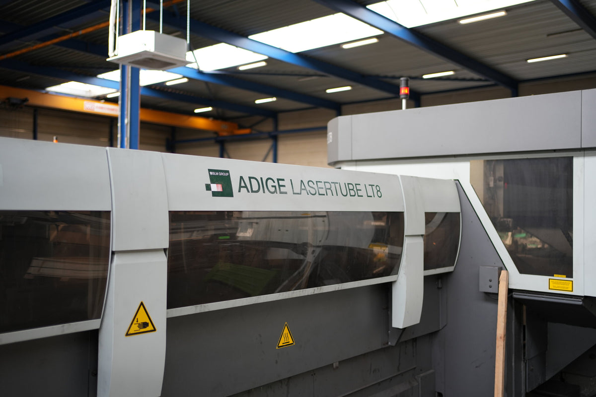 BLM Adige LT8 2014 - snijden in productie